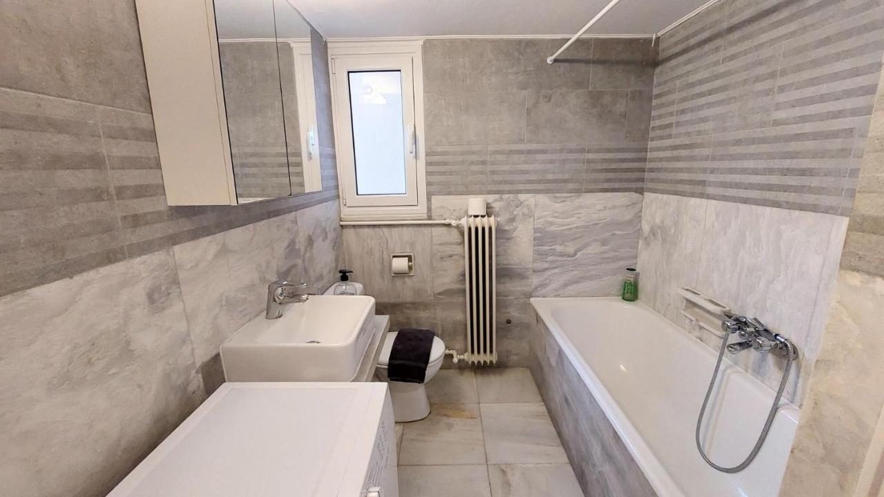 Grand Apartment In Parliament Square アテネ エクステリア 写真