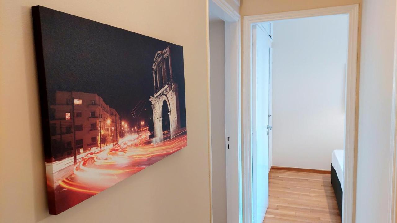 Grand Apartment In Parliament Square アテネ エクステリア 写真