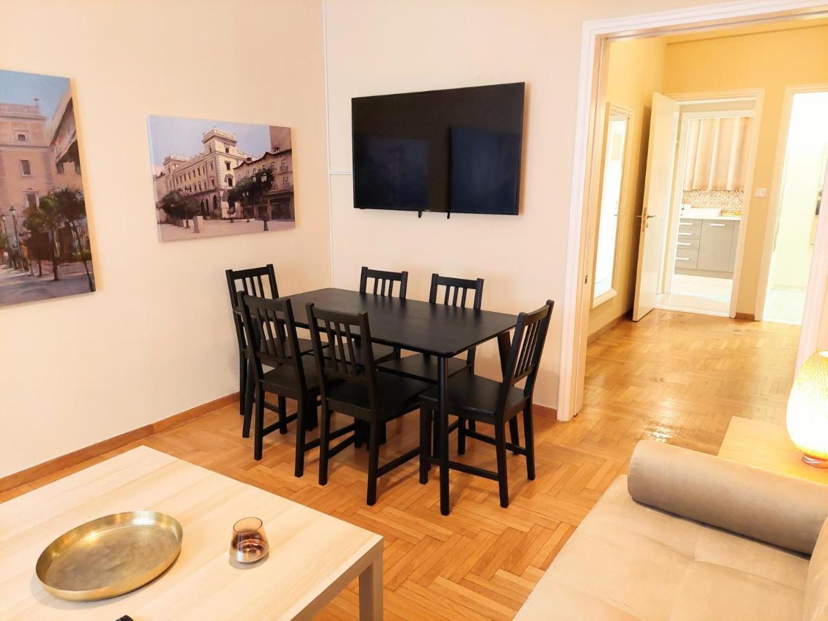 Grand Apartment In Parliament Square アテネ エクステリア 写真