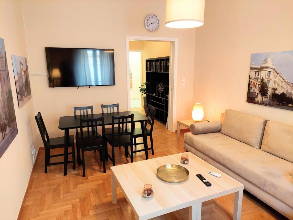 Grand Apartment In Parliament Square アテネ エクステリア 写真