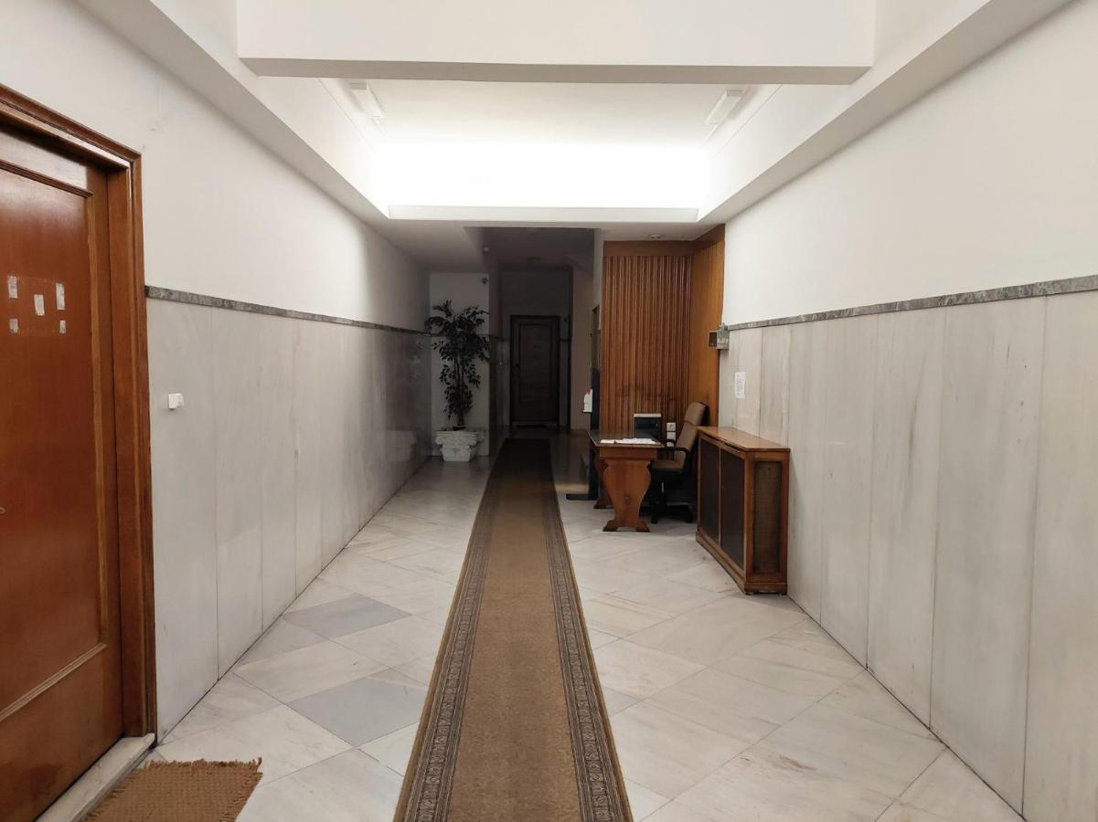 Grand Apartment In Parliament Square アテネ エクステリア 写真